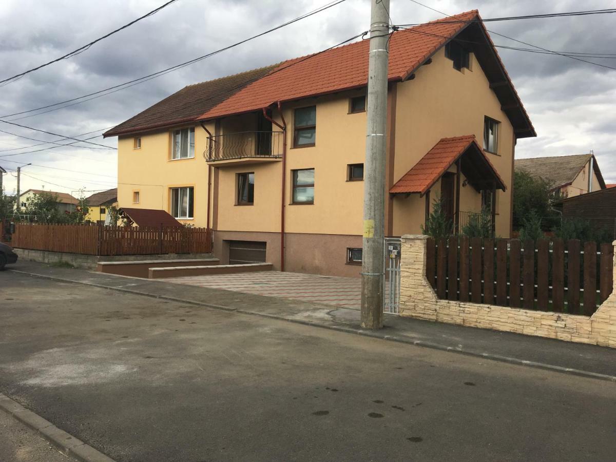 Casa In Zona Linistita, Campia Turzii Villa Bagian luar foto